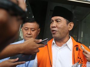 Pimpinan KPK Baru Tahu Harga Lexus Bupati Abdul Latif Rp 3 M Pimpinan KPK Baru Tahu Harga Lexus Bupati Abdul Latif Rp 3 M