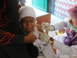 Satu Siswa Positif Difteri, Murid MIN di Banda Aceh Divaksin