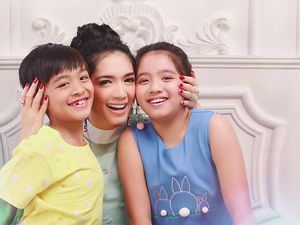 Momen Kebersamaan Angel Karamoy Bersama Dua Buah Hatinya