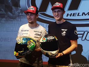 Pakai Helm Buatan Indonesia, Ini Kata Karel Abraham Pakai Helm Buatan Indonesia, Ini Kata Karel Abraham