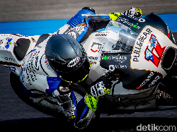 Karel Abraham Pakai Helm Buatan Indonesia