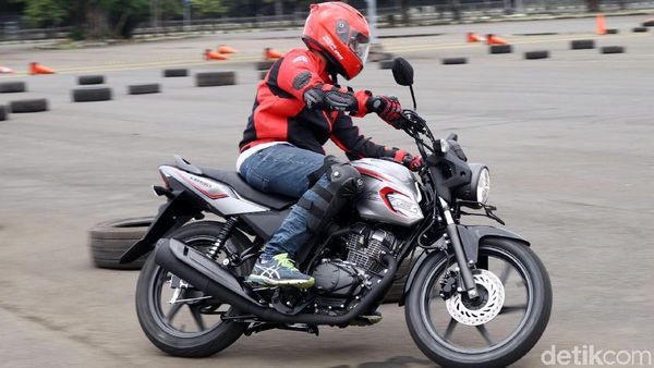 Bruumm! Jajal Ketangguhan Honda CB150 Verza