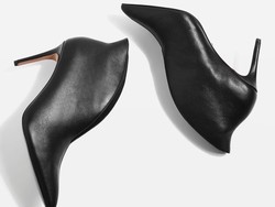 Wanita Karier Wajib Punya, 7 Opsi High Heels Hitam untuk ke Kantor