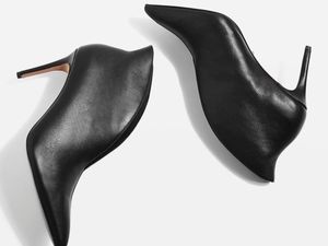 Wanita Karier Wajib Punya, 7 Opsi High Heels Hitam untuk ke Kantor Wanita Karier Wajib Punya, 7 Opsi High Heels Hitam untuk ke Kantor