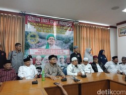 Persaudaraan 212: Belum Ada Ucapan dari Habib Rizieq Batal Pulang