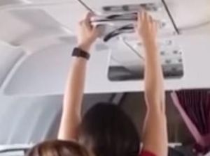 Alamak, Penumpang Wanita Jemur Celana Dalam di Kabin Pesawat