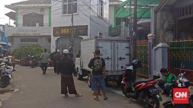 Rizieq Batal Pulang, Rumahnya Dijaga Ratusan Anggota FPI