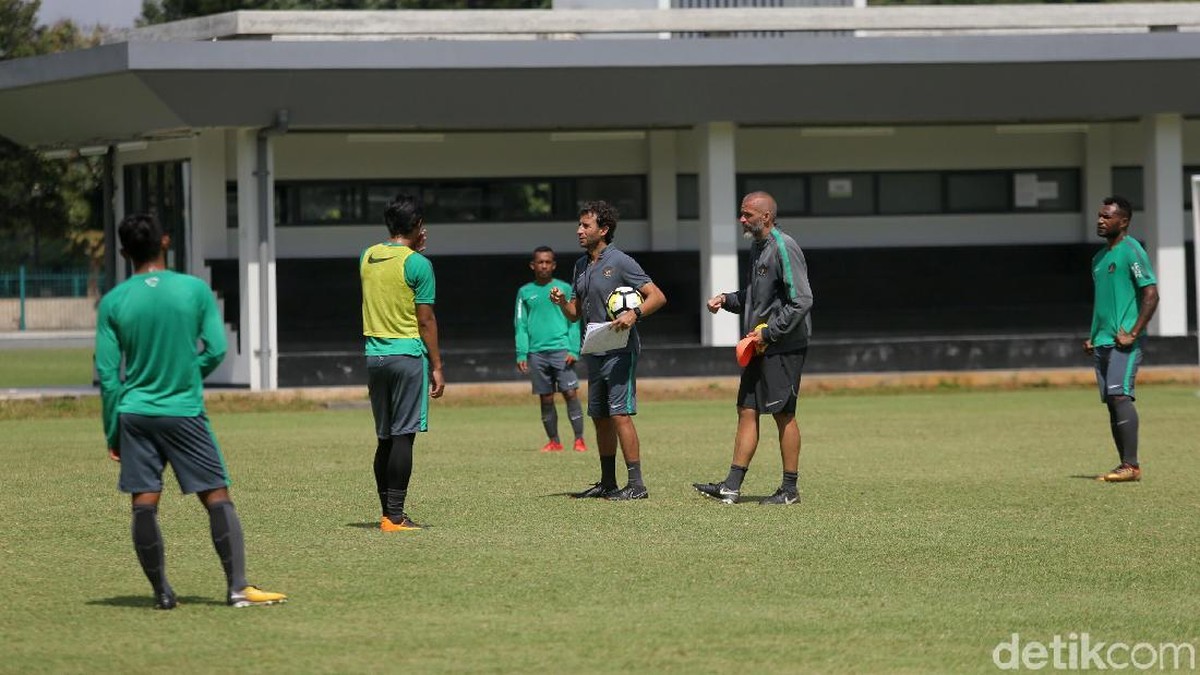 Sesi latihan Timnas U-23 (Foto: Agung Pambudhy)