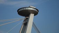 Foto: Ini Jembatan yang Punya UFO