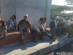 Rizieq Batal Pulang, Penjemput di Bandara Soekarno-Hatta Bubar