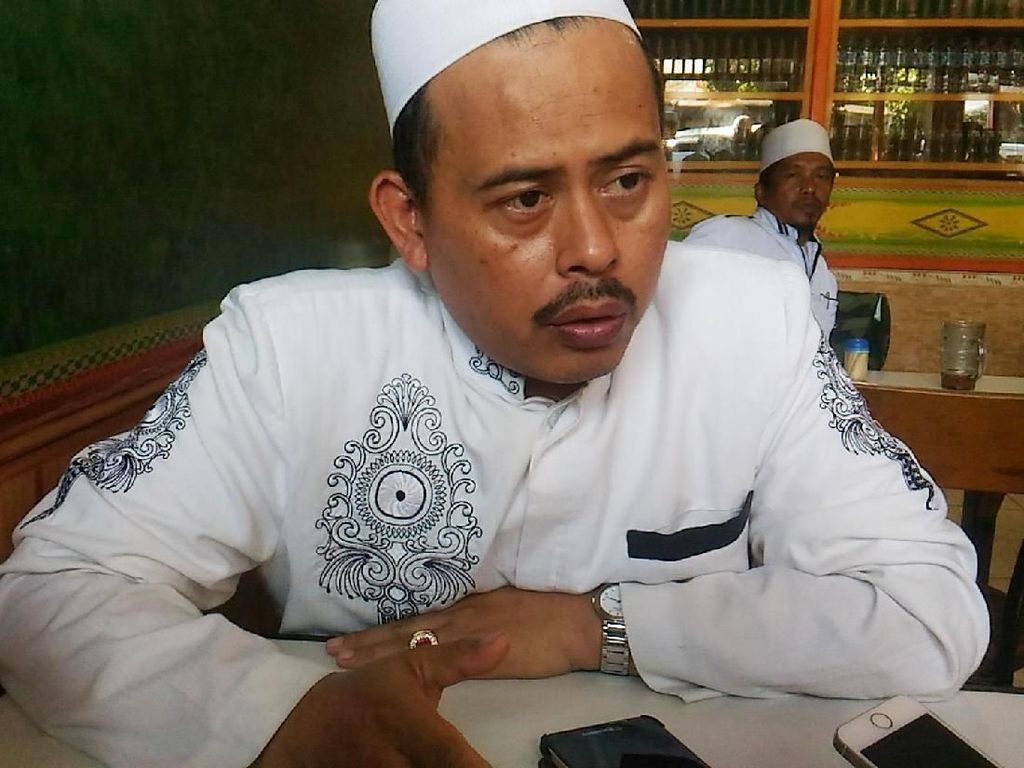 Koalisi Jokowi akan Minta Masukan, FPI: 2019 Ganti Presiden Koalisi Jokowi akan Minta Masukan, FPI: 2019 Ganti Presiden