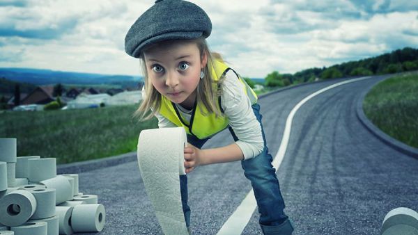 Ayah Ini Memanipulasi Foto Anaknya dan Hasilnya Keren Banget