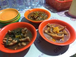 Huaah! Tersengat Nikmatnya Sup Ceker Lapindo dari Sidoarjo