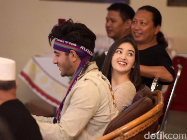 Lihat Lagi Kebersamaan Ranty Maria dan Ammar Zoni