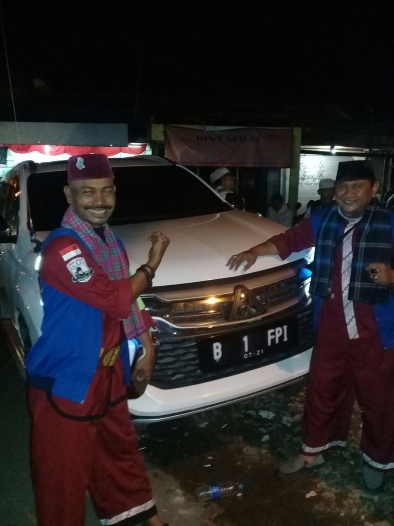 PA 212 Yakin Habib Rizieq Pulang, Mobil B 1 FPI Siap Jemput di Bandara PA 212 Yakin Habib Rizieq Pulang, Mobil B 1 FPI Siap Jemput di Bandara