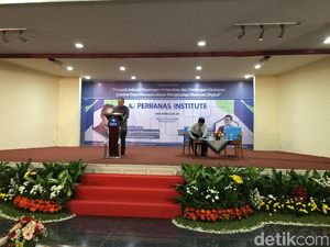Gubernur BI Beri Kuliah Umum di Perbanas Institute