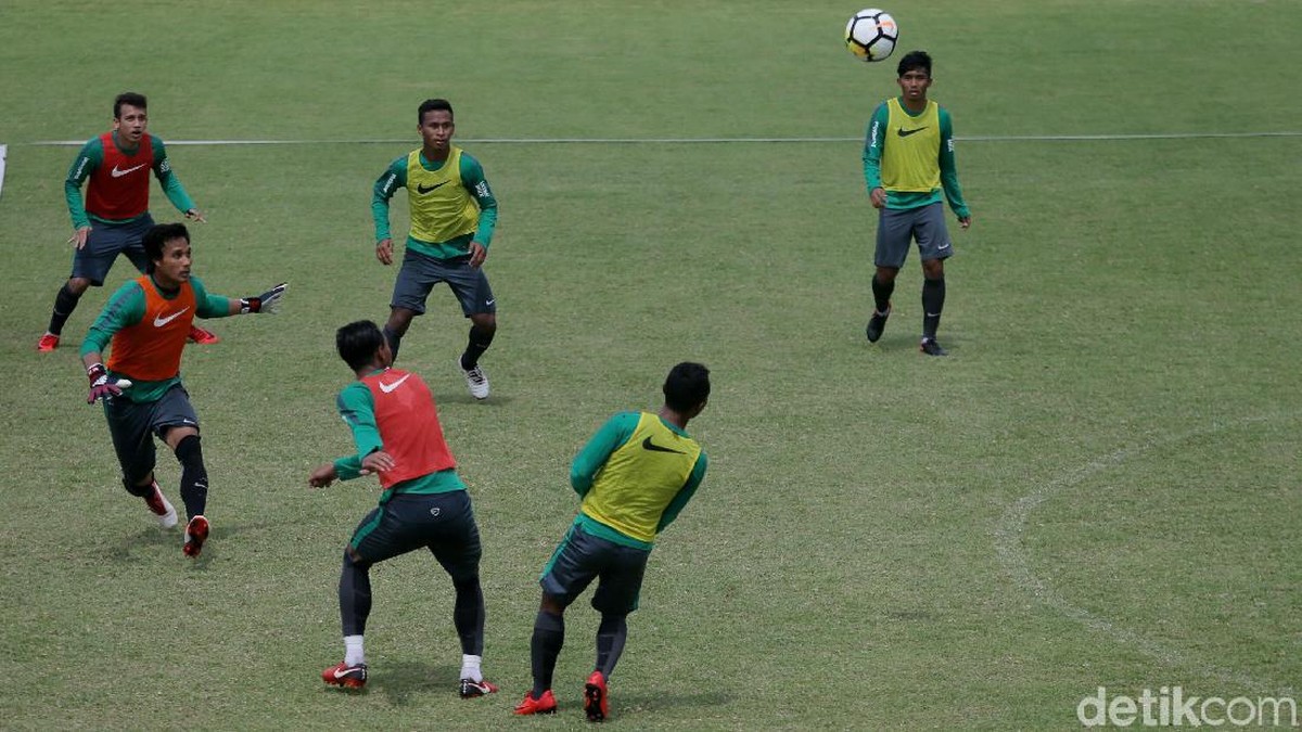 Sesi latihan Timnas U-23 (Foto: Agung Pambudhy)