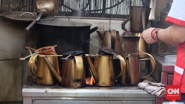 Suasana di kedai kopi Johny yang jadi langganan Hotman Paris