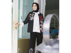 Lihat Gaya 5 Artis Berhijab Peraih Penghargaan Insert Fashion Award 2019 Lihat Gaya 5 Artis Berhijab Peraih Penghargaan Insert Fashion Award 2019