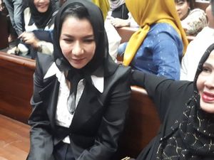 Agar Tak Stres di Rutan KPK, Bupati Rita: Saya Setiap Hari Yoga Agar Tak Stres di Rutan KPK, Bupati Rita: Saya Setiap Hari Yoga