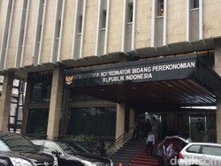 Darmin Kumpulkan Pejabat Bahas Sekolah Kejuruan