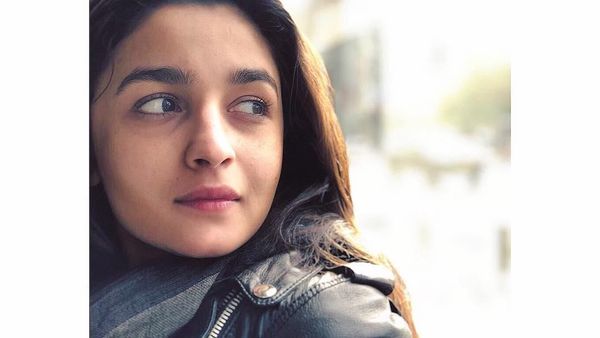 Muda dan Cantik, Gaya Hidup Artis Bollywood Alia Bhatt Sehat Banget