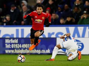 Canda Montella soal Cara Menghentikan Sanchez: Mungkin Kami Akan Mengikatnya Canda Montella soal Cara Menghentikan Sanchez: Mungkin Kami Akan Mengikatnya