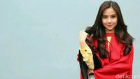 Merah Menyala! Agatha Chelsea Makin Imut Aja