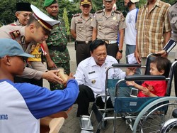 2 Balita Korban Kecelakaan di Gresik Dapat Bantuan Kaki Palsu