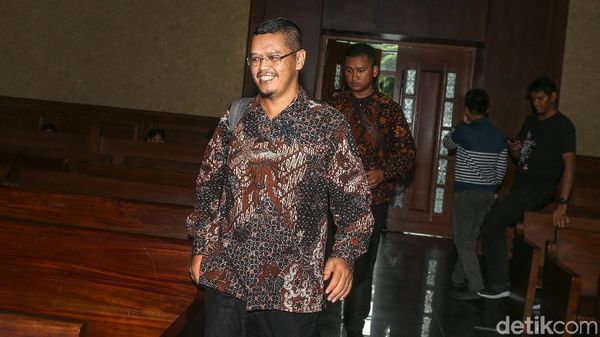 Yudi Widiana Adia Dituntut 10 Tahun Penjara