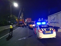 Kontainer Alami Gangguan di Tol Sedyatmo, Lalin Sempat Macet