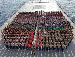 Ratusan Marinir Siap Taklukkan Selat Sunda dengan Renang dan Dayung