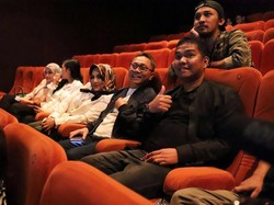 Nonton Dilan Bareng Istri, Zulkifli Hasan Teringat Cinta Masa SMA
