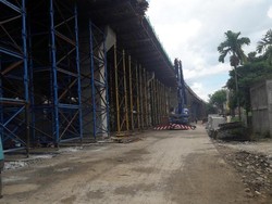 Duh, Coran Tol BORR Milik Jasa Marga Ambruk