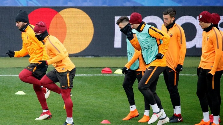 Serigala-Serigala Roma Menghadapi Suhu Minus di Markas Shakhtar Serigala-Serigala Roma Menghadapi Suhu Minus di Markas Shakhtar