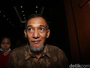 Eks Pejabat Bakamla Dituntut 5 Tahun Penjara Eks Pejabat Bakamla Dituntut 5 Tahun Penjara