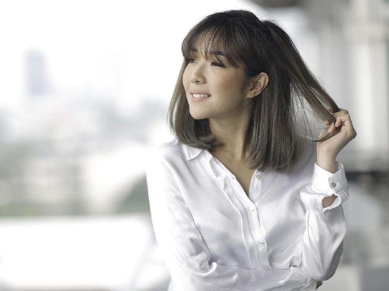 Isu Gisel dengan Mischa, Gading Disebut Dekat dengan Julie Estelle Isu Gisel dengan Mischa, Gading Disebut Dekat dengan Julie Estelle