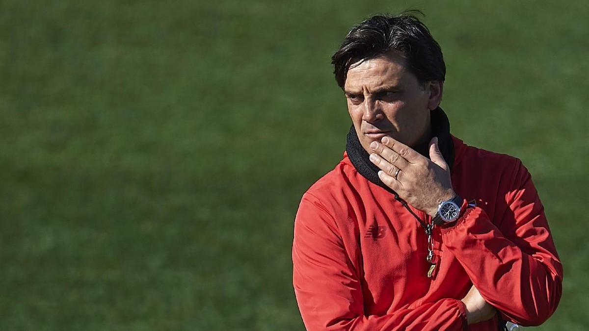 Vincenzo Montella tidak akan jadi pelatih timnas Italia (Foto: Aitor Alcalde/Getty Images)