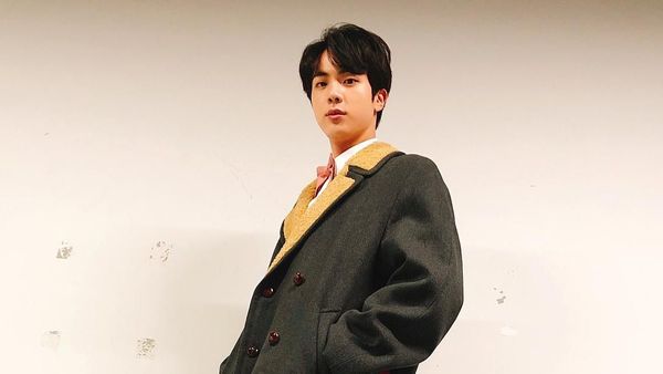 Resmi Jadi Pria Tertampan di Dunia 2019, Jin BTS Paling Doyan Makan