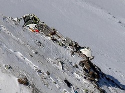 Jet Pribadi Turki Angkut 11 Orang Jatuh di Iran