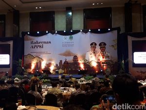Gubernur Sulut Keluhkan Gaji, Mendagri: Sampaikan ke Presiden