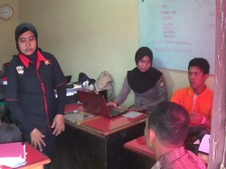 Remaja yang Ngaku Bertelur Dibawa ke Kantor Polisi