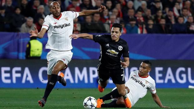 Alexis Sanchez akan kembali diandalkan untuk mendobrak pertahanan Sevilla. (