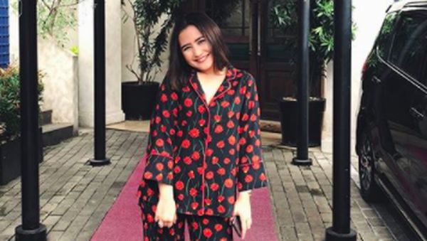 Prilly Latunconsina hingga Denada Hangout Pakai Piama, Tetap Stylish?