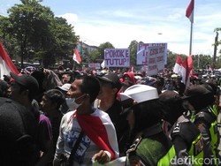 PT RUM Sukoharjo Janjikan Tutup Sementara, Warga Tetap Berdemo