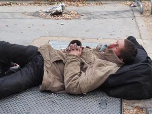 Hampir 3 Ribu Gelandangan Tinggal di Paris