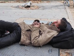 Hampir 3 Ribu Gelandangan Tinggal di Paris