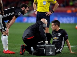 Terkait Cederanya Herrera, Mourinho Pertanyakan Tim Medis MU