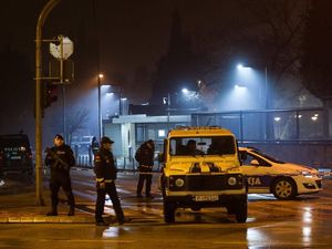 Pria Tak Dikenal Lempar Bahan Peledak ke Kedubes AS di Montenegro