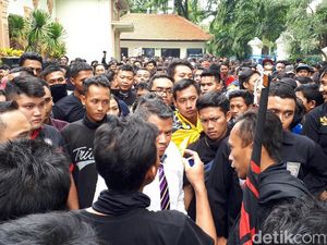 Sidang Ujaran Kebencian Ditunda, Aksi Bonek dan Pesilat Bubar